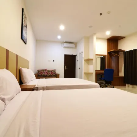 TwoSpaces Living at Residence 6 Отели рядом с достопримечательностью «Торговый центр Senayan City»