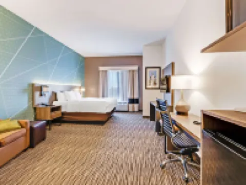 Comfort Suites Hotels near Adams Tennis Complex