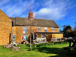 The Hollybush Inn and B&B