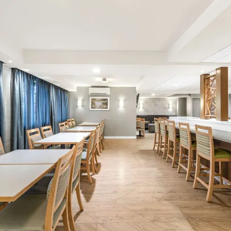 Best Western West Towne Suites