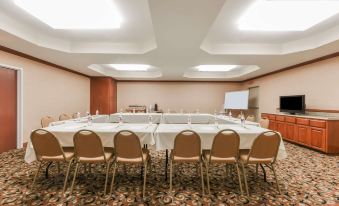 Super 8 by Wyndham Stafford Sugarland Area