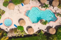 Colibri Court - Pools