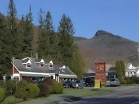 Woodwards White Mountain Resort, BW Signature Collection - parking