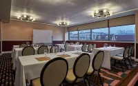 Graduate by Hilton Bloomington - Pet friendly