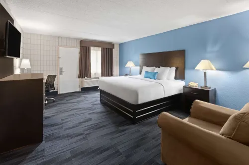 Baymont Inn and Suites by Wyndham Farmington, MO - breakfast