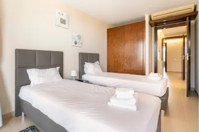 Luxury 3BR 7 pools Beach 200 m