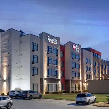 Best Western Plus Executive Residency Rigbys Water World Hotel