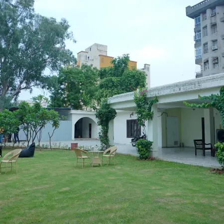 Urban Trippers Shamiyana Villa by Arindam