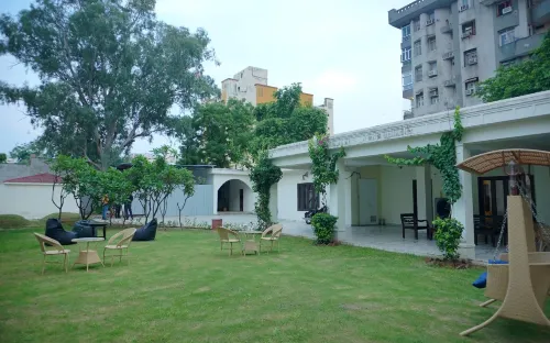 Urban Trippers Shamiyana Villa by Arindam - Bintang 2