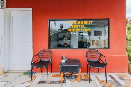 Girik Brekit Mitra RedDoorz