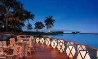 Luxury condo on the beach Hotels in Jarretaderas