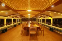 Premium Houseboat