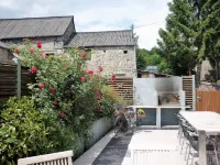 Maison de vacances de groupe dans les Ardennes avec accès en fauteuil roulant Hôtels à : 