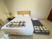 Pinarak Guest House Jogja Hotels in Baciro