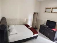 Hotel Arowana Patrang 호텔