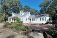 Near Fort Moore & Downtown - Our White House