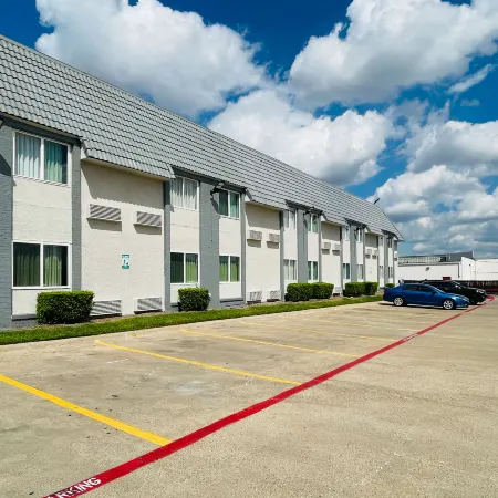 Motel 6 Duncanville, TX - Dallas
