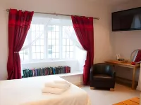 Huckleberrys Bar & Grill Hotels in Canwick