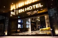 En Hotel Izmir فنادق في 