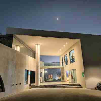 Montana Vista Hotel Exterior