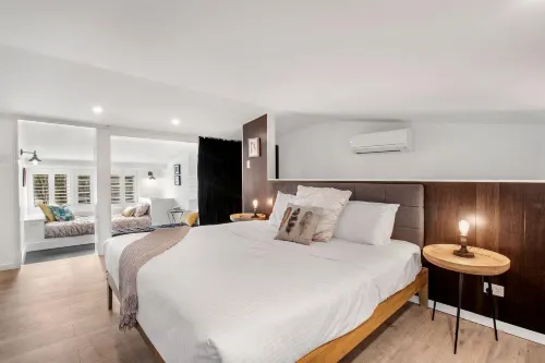 Block Eight Estate Gum Trees Villa Hotels in North Rothbury