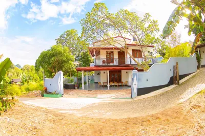 ディンサラ パール ヴィラ Resthouse Handiya Bo Tree周辺のホテル