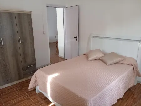 Villa Bella is 5 Mins from the Beach with Amazing Garden Overlooking the Pool Отели в г. Катр Коко