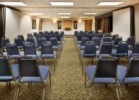 Links BOS Landen Hotel & Spa of Pella, Trademark by Wyndham Hotels in Pella