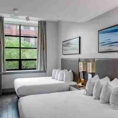 The Current Iowa, Autograph Collection Rooms