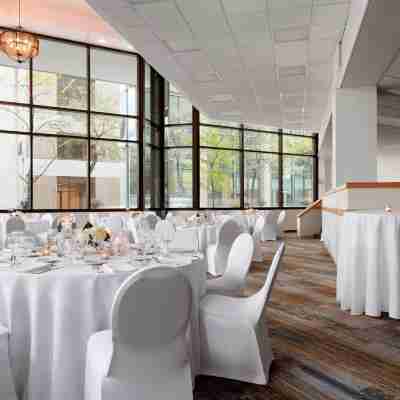 Des Moines Marriott Downtown Dining/Meeting Rooms