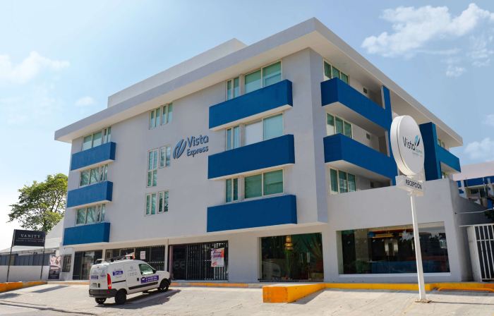 Vista Express Guadalajara Expo SureStay Collection by BW