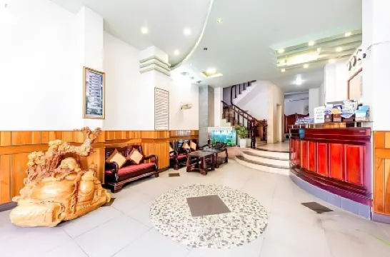 Minh Cat Hotel Отели рядом со станцией Nha Trang Train Station