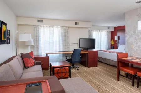 Residence Inn Rockford Отели рядом с достопримечательностью «Swanson Park»