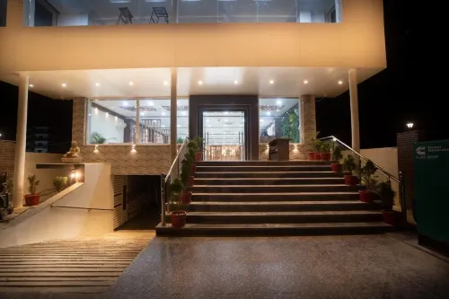 Hotel The Pearl Hotels in Sehmalpur