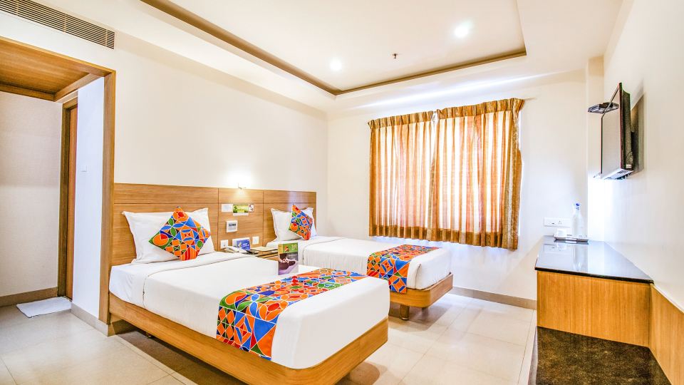 FabHotel Prime Royal Castle - Nr Coimbatore North Railway Station