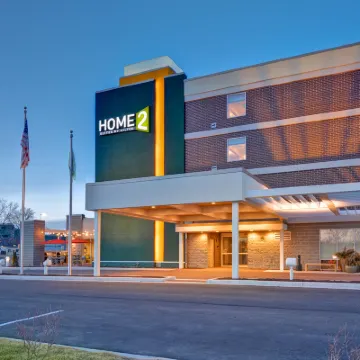 Home2 Suites by Hilton Green Bay ショプコ・ホール周辺のホテル