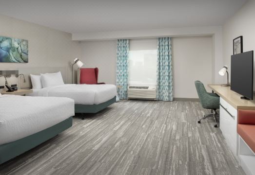 4. 힐튼 가든 인 ..