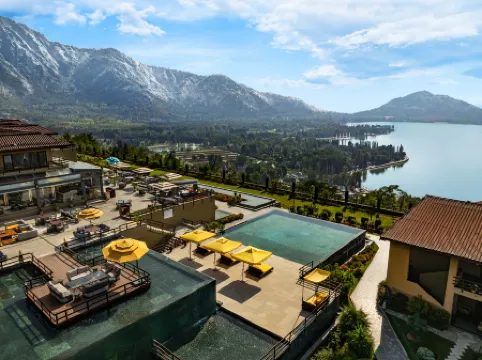 Taj Dal View Srinagar