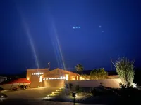 Heated Pool! WiFi Large Enclosed Yard Jetted Tub Smart TV BBQ Garage Parking