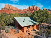 Grand Estate: Pool/ Tennis/ Pickleball/Golf/Firepit/Hot Tub on 6 Private Acres!