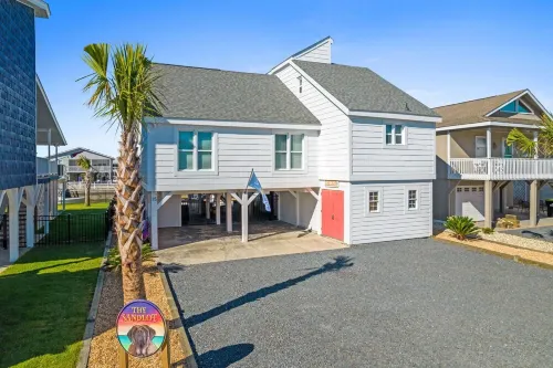3CooksVacations 'The Sandlot' -Canal Home + Boat Dock in Ocean Isle Beach, NC