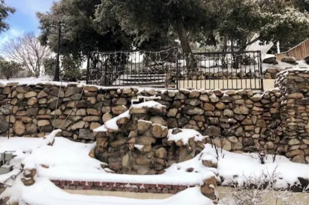 Lake Arrowhead  Private Estate Отели рядом с достопримечательностью «Church of the Woods»