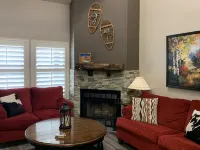 Year-round resort condo minutes from skiing, lake, golf, pool, sleeps 6