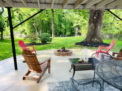 Upscale City Cottage Getaway