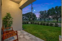 Lovely Newly built condo centrally located in TPA