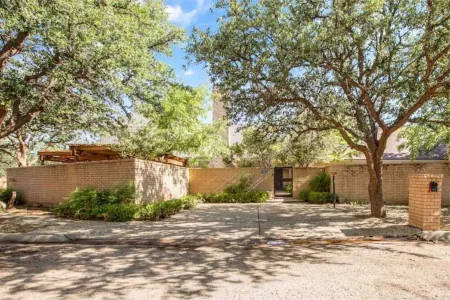 Luxurious Tree House Отели рядом с достопримечательностью «Thunderzone Family Fun»