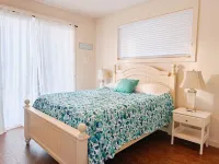 Quaint house with WiFi in charming Ocean Shores