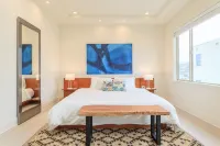 Luxury Beachfront Penthouse near SF (3)