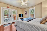 POOL, HOT TUB, FIRE PIT, PET FRIENDLY, 7 CRUISER BIKES, CHECKS ALL THE BOXES.