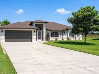 Feel @ Home Ft Myers | 3bd | 2bh | POOL | sleeps 8